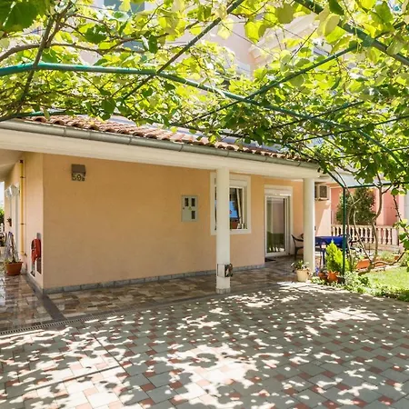 Apartment Simic In App 4 *